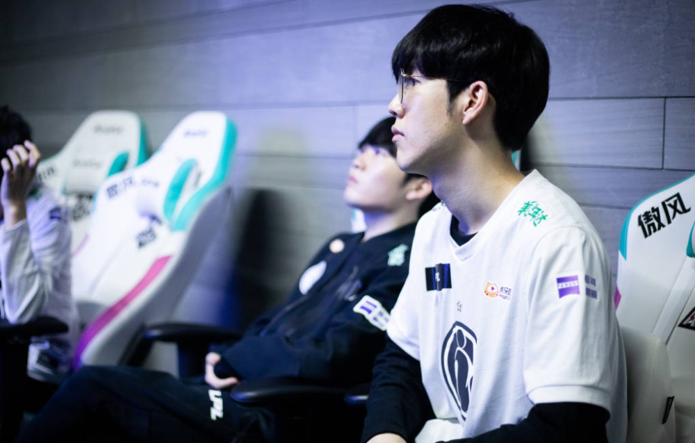 迷群体中具 迷群体中具